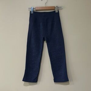 Lululemon free to flow crop pants size 4